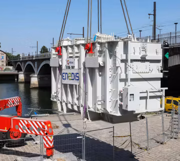 Coupures de courant, « surchauffe » des lignes à haute tension : les réseaux électriques mis à rude épreuve par la canicule