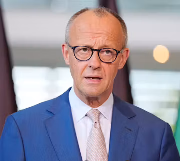 EN DIRECT, guerre en Ukraine : Kiev « reste forte, le soutien de l’Europe ne faiblit pas », estime le chancelier allemand, Friedrich Merz